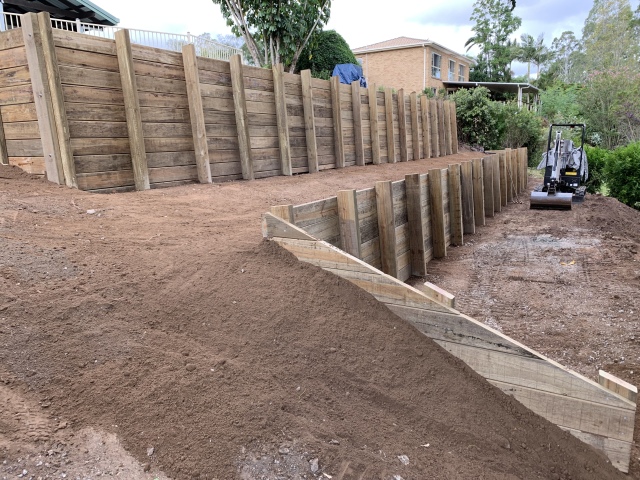 Rycan Retaining and Earthworks Timber Retaining Wall